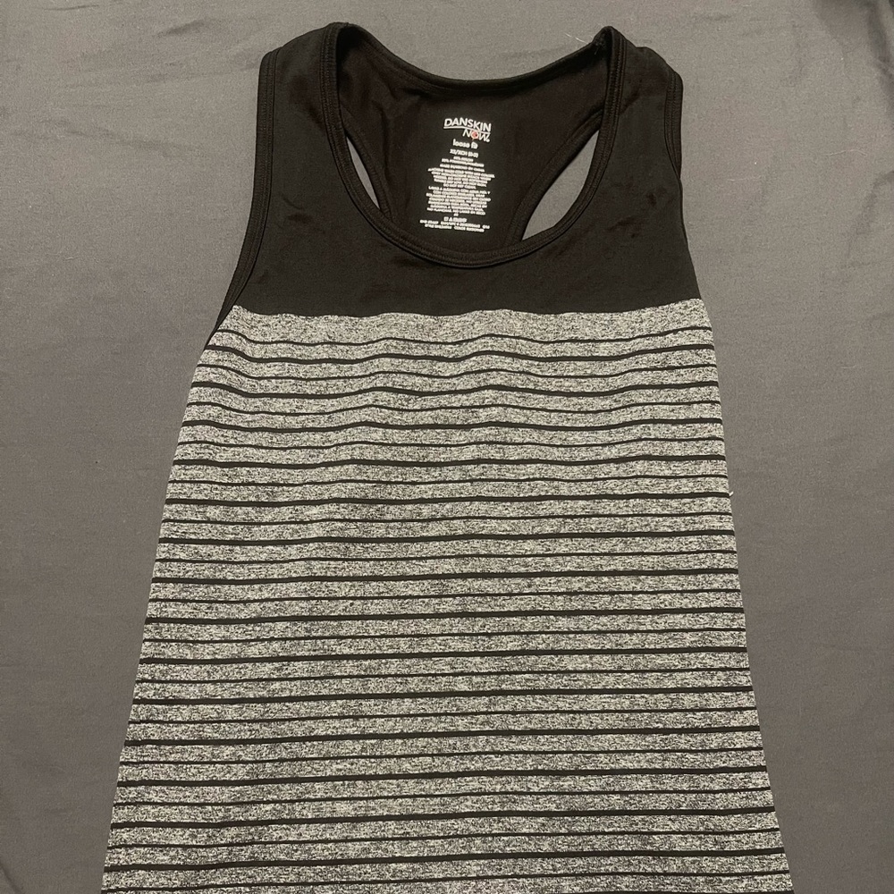 Danskin Now loose fit tank!